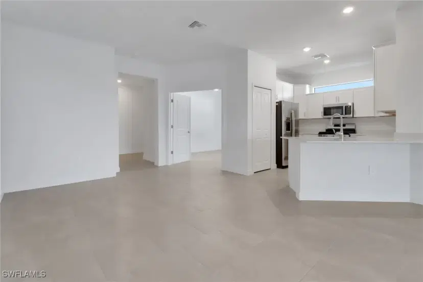 Picture of 19513 Hinkley Dr, Estero FL 33928