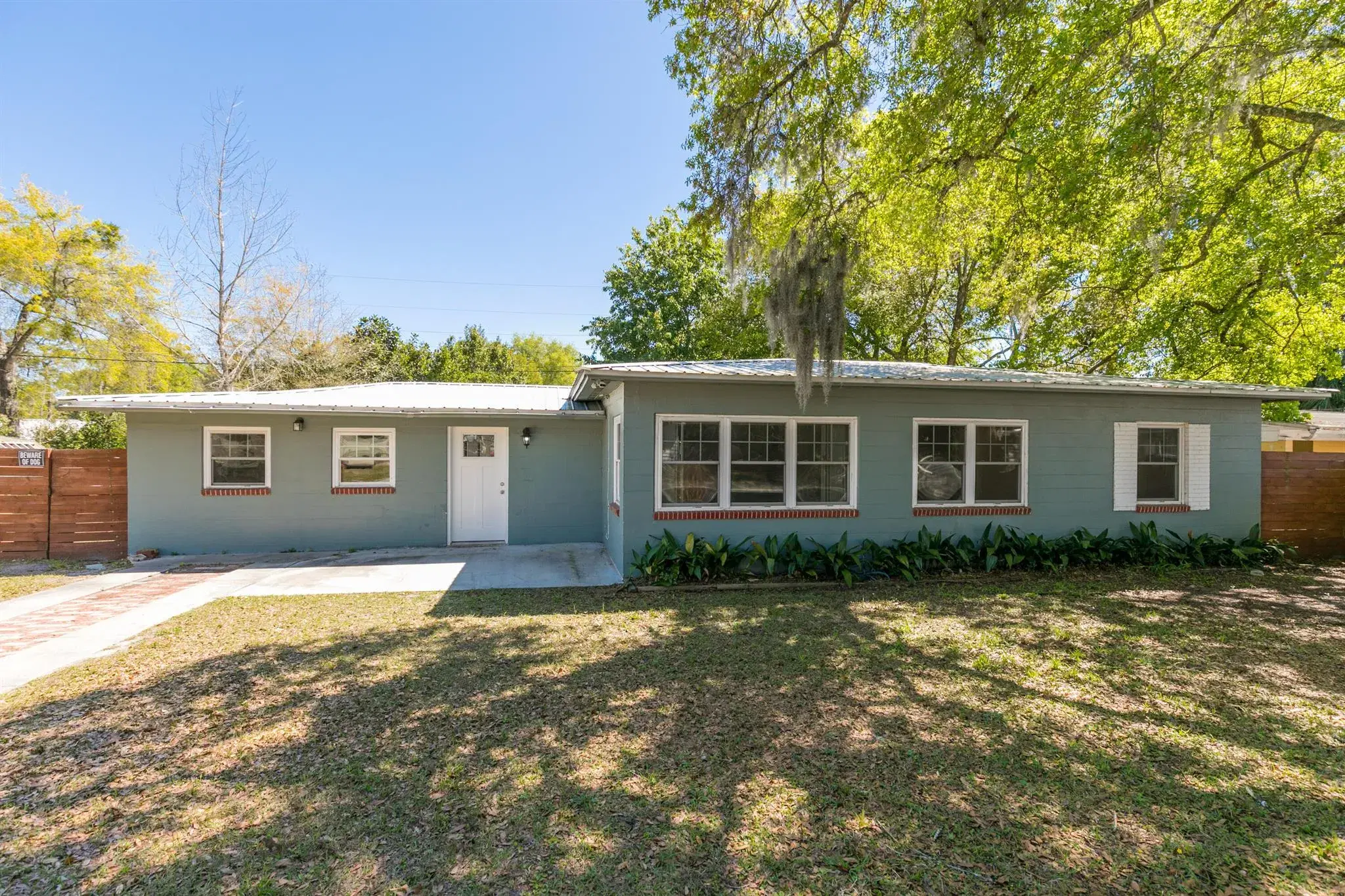 Picture of 105 W Oak Hill Drive, Palatka, FL 32177