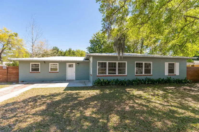 Picture of 105 W Oak Hill Drive, Palatka FL 32177