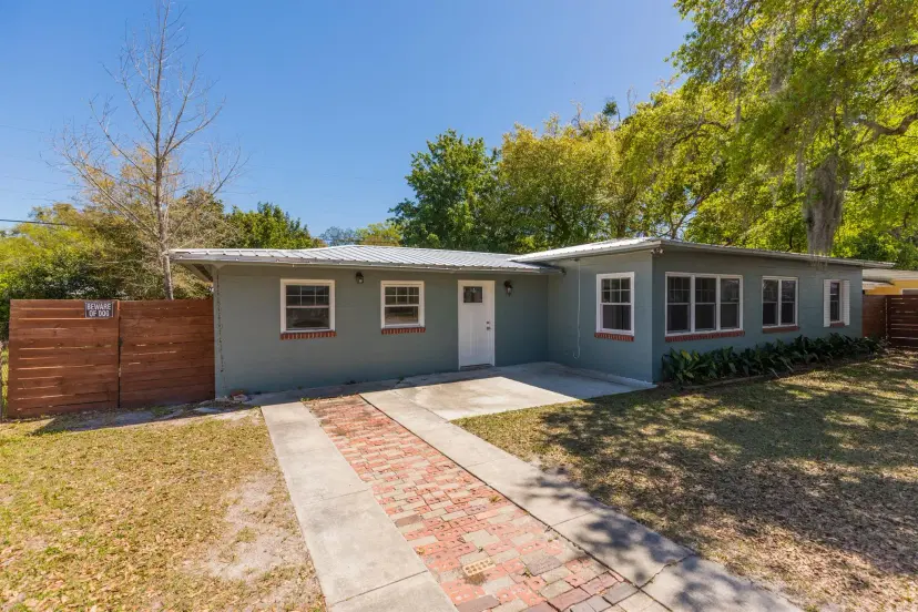 Picture of 105 W Oak Hill Drive, Palatka FL 32177