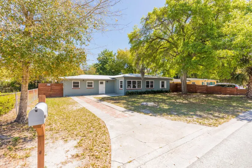 Picture of 105 W Oak Hill Drive, Palatka FL 32177