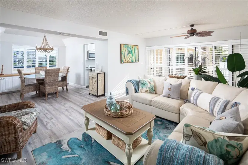Picture of 3200 Gulf Shore Blvd N 306, Naples FL 34103