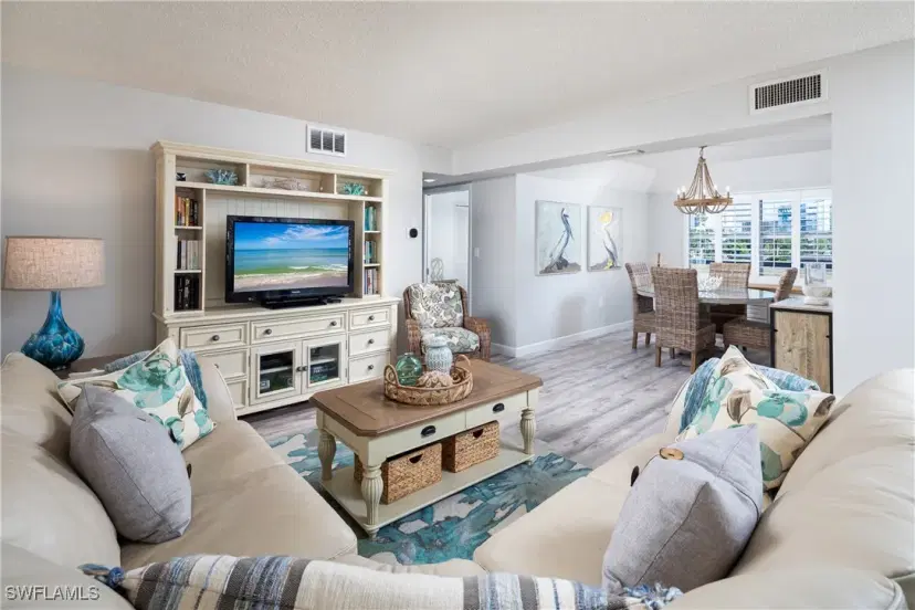 Picture of 3200 Gulf Shore Blvd N 306, Naples FL 34103