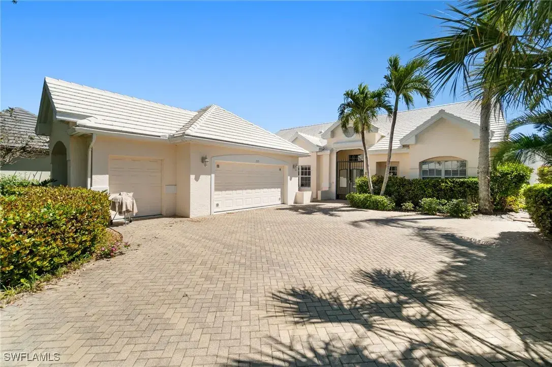 Picture of 835 Ashburton Dr, Naples, FL 34110