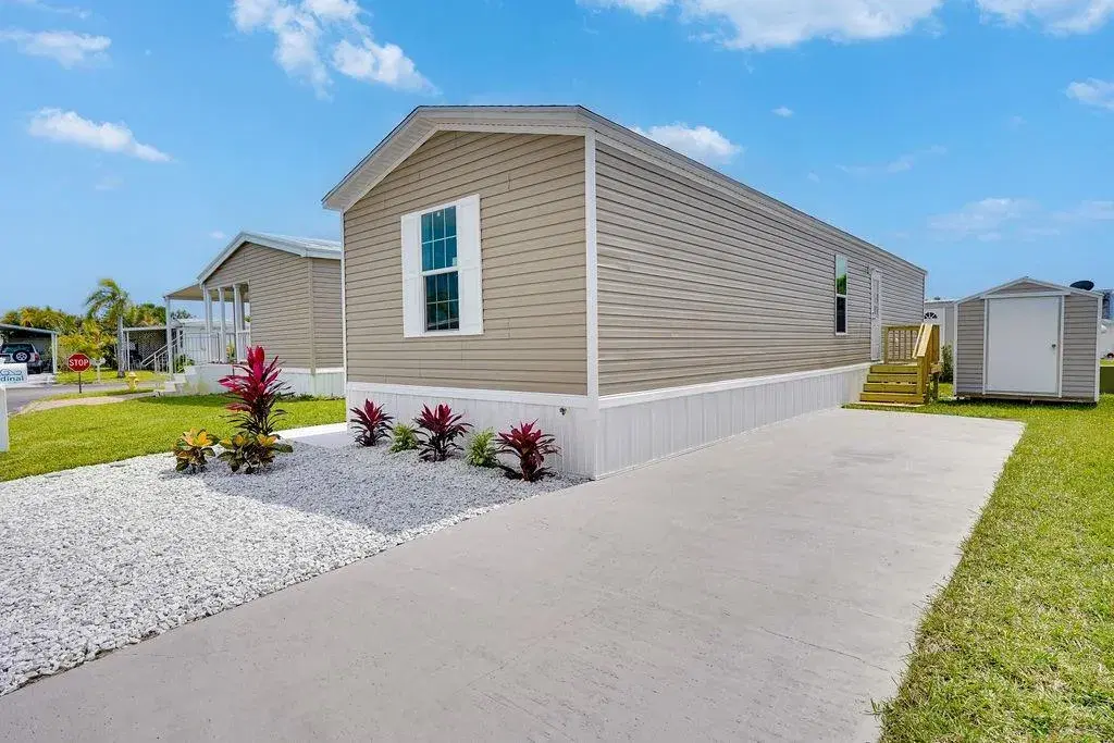 Picture of 315 NE Cardinal 315, Jensen Beach, FL 34957