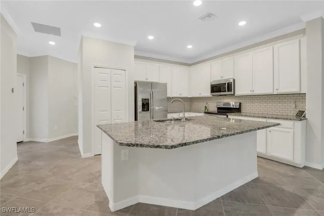 Picture of 9108 Glenforest Dr, Naples, FL 34120