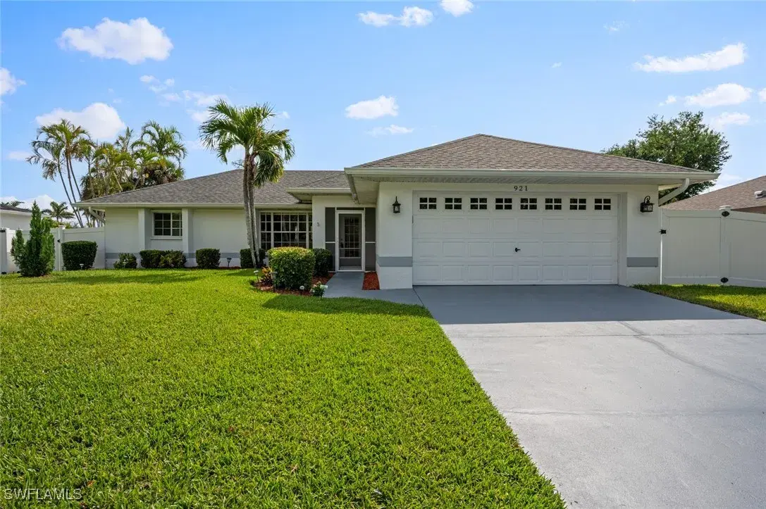 Picture of 921 SW 6Th Pl, Cape Coral, FL 33991