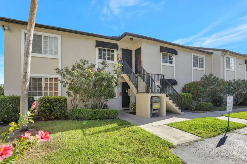 Picture of 4040 Crystal Lake Dr 202, Deerfield Beach FL 33064
