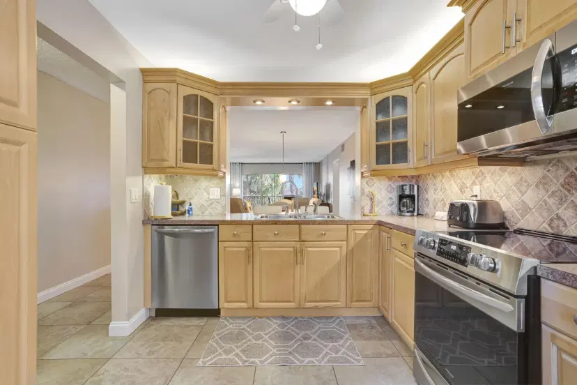 Picture of 4040 Crystal Lake Dr 202, Deerfield Beach FL 33064