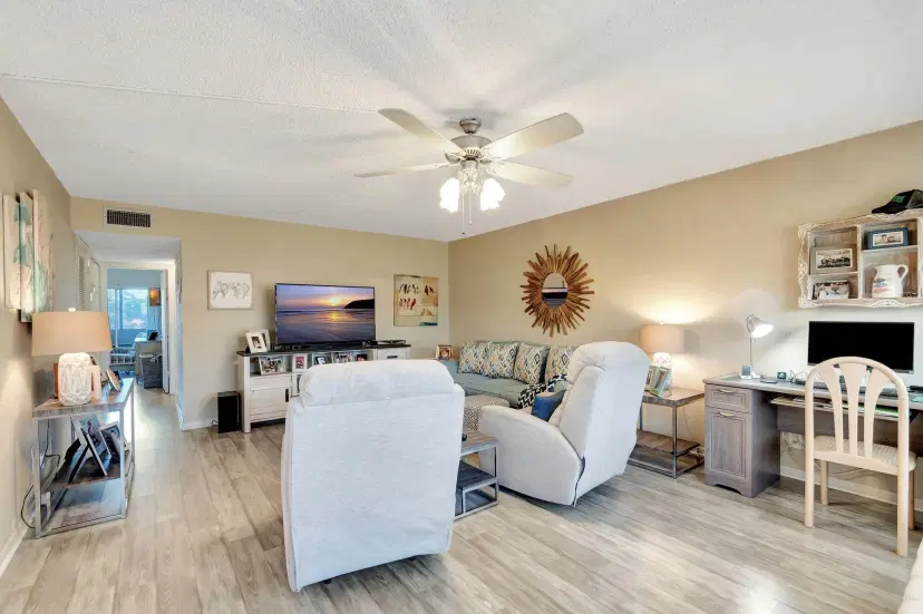 Picture of 212 Greenbrier A, West Palm Beach FL 33417