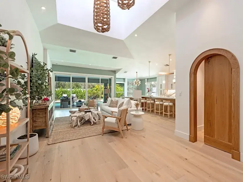 Picture of 1161 Diana Ave, Naples FL 34103