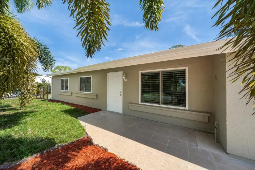 Picture of 2440 8Th Avenue Sw, Vero Beach FL 32962