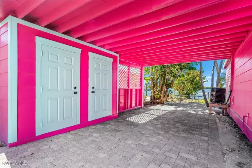 Picture of 4760 Pine Island Rd Nw, Matlacha FL 33993