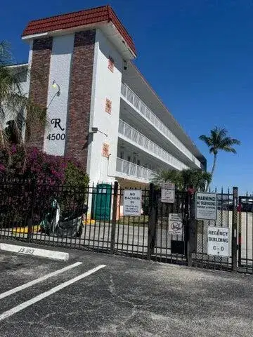 Picture of 4500 N Flagler Drive E D5, West Palm Beach FL 33407
