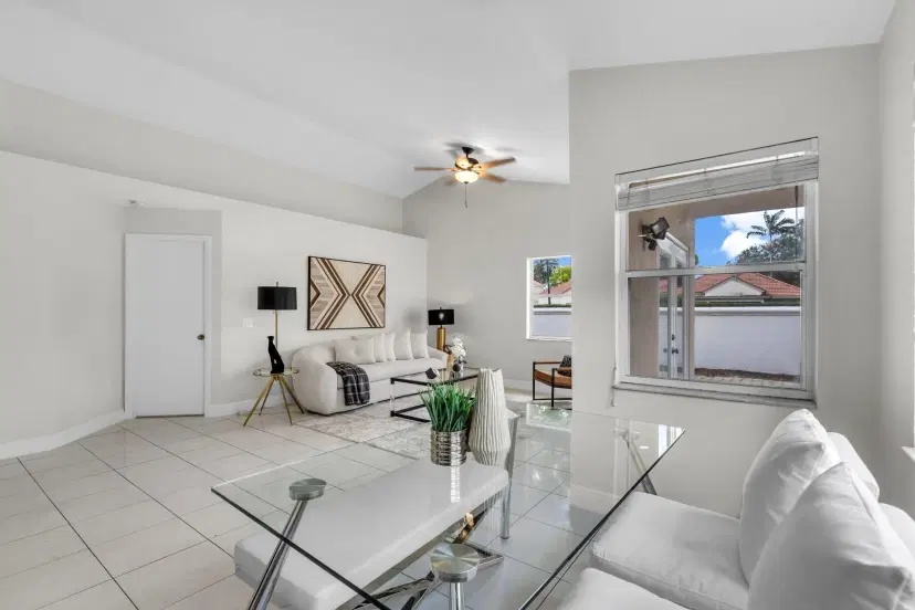 Picture of 9334 Arborwood Cir, Davie FL 33328