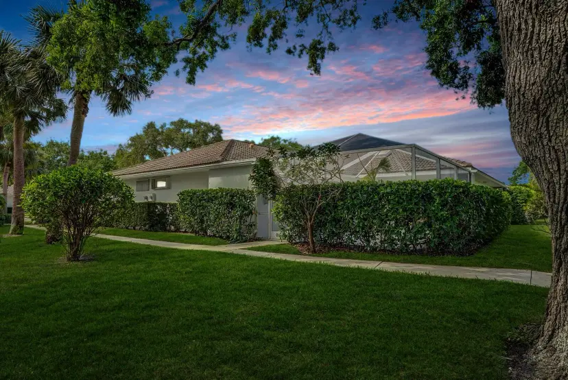 Picture of 8002 Chapman Oak Court, Palm Beach Gardens FL 33410