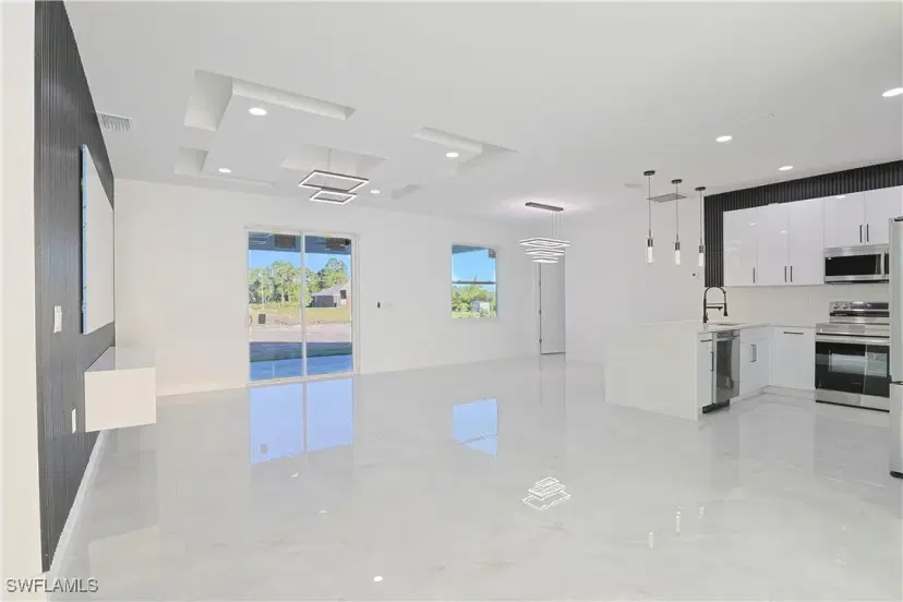 Picture of 1320 Dixie Ave, Lehigh Acres FL 33972