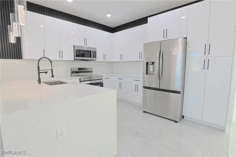 Picture of 1320 Dixie Ave, Lehigh Acres FL 33972