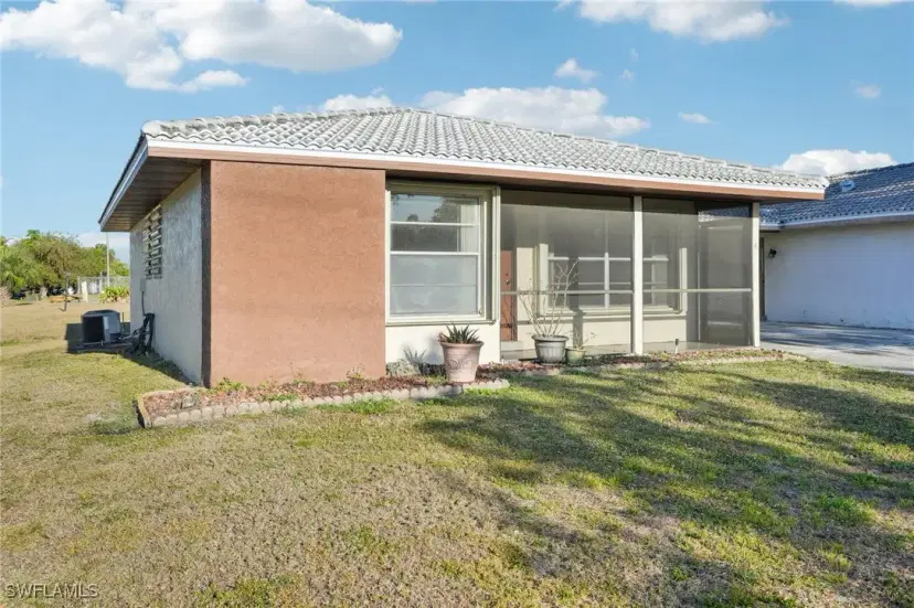 Picture of 4 Parkwood Villas Ct, Lehigh Acres FL 33936