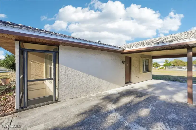 Picture of 4 Parkwood Villas Ct, Lehigh Acres FL 33936