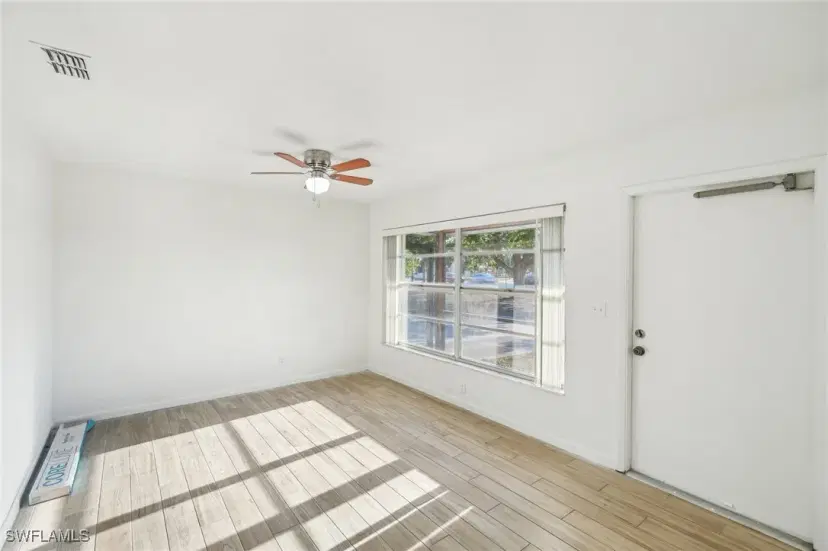 Picture of 4 Parkwood Villas Ct, Lehigh Acres FL 33936