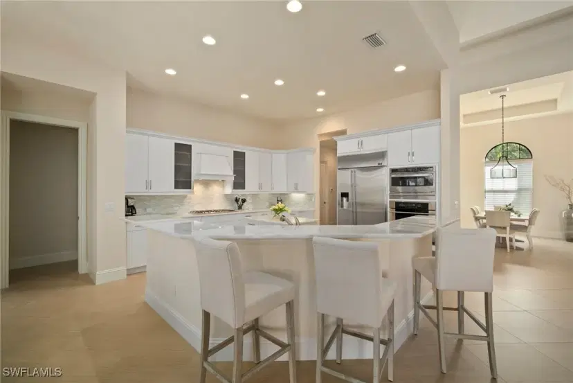 Picture of 6597 Costa Cir, Naples FL 34113
