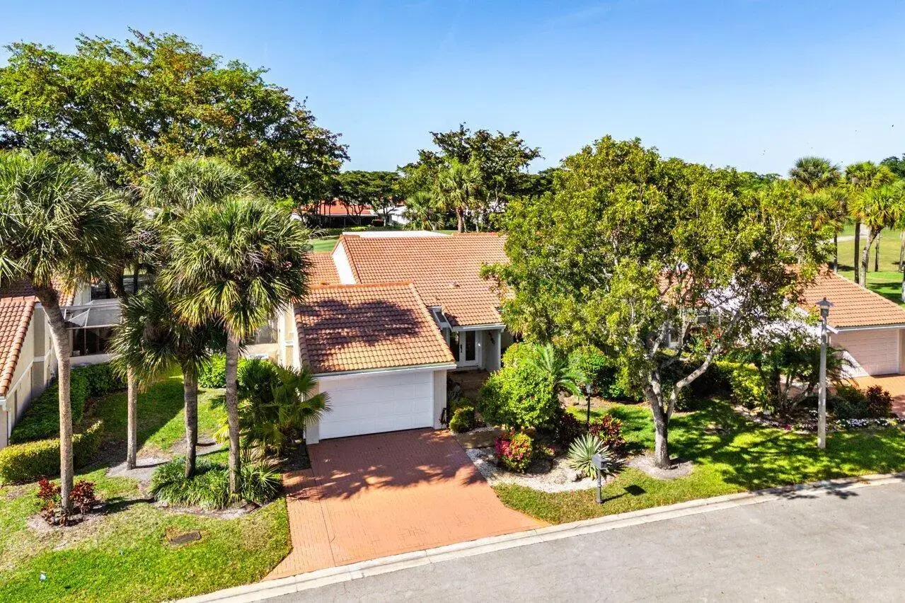 Picture of 19 Glens Drive W, Boynton Beach, FL 33436