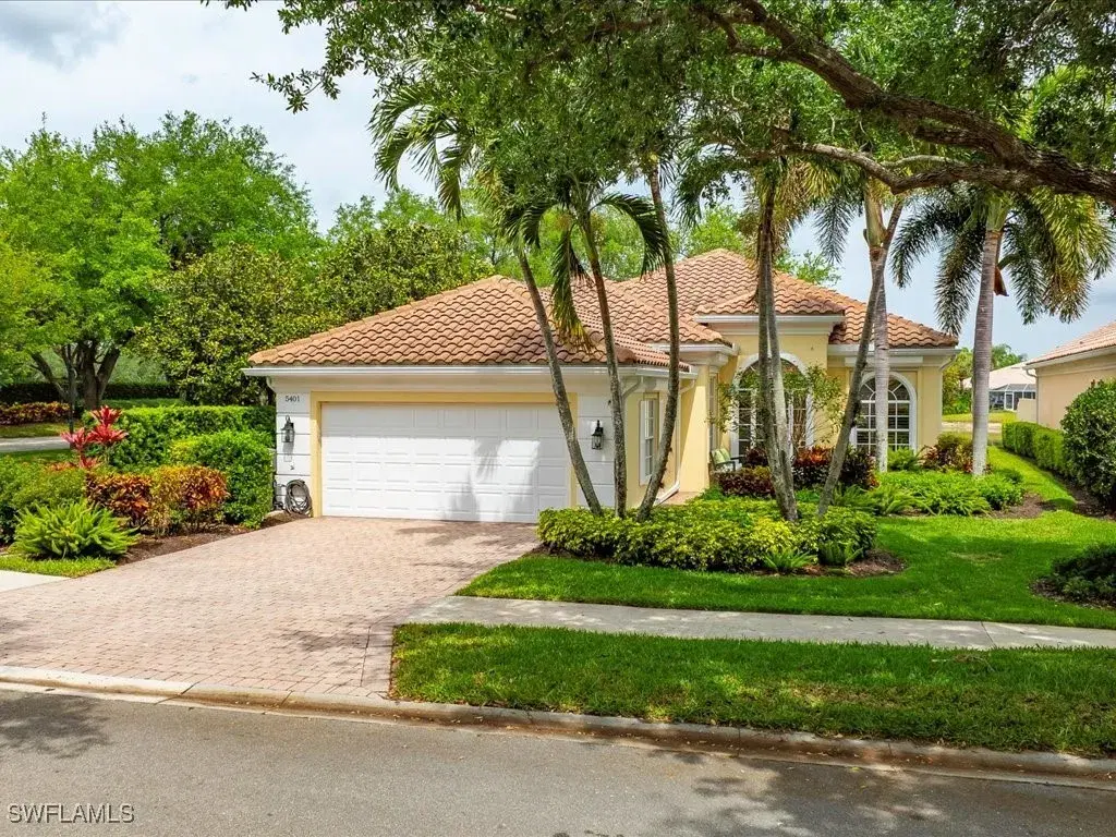 Picture of 5401 Freeport Ln, Naples, FL 34119