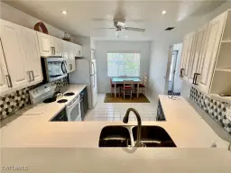 Picture of 185 Gabriel Cir 4, Naples, FL 34104