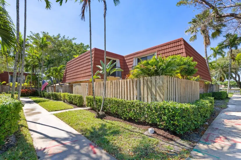 Picture of 9940 NW 6Th Place, Plantation FL 33324