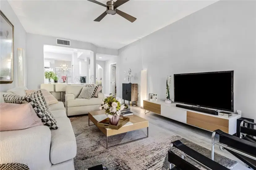 Picture of 410 Bayfront Pl 2205, Naples FL 34102