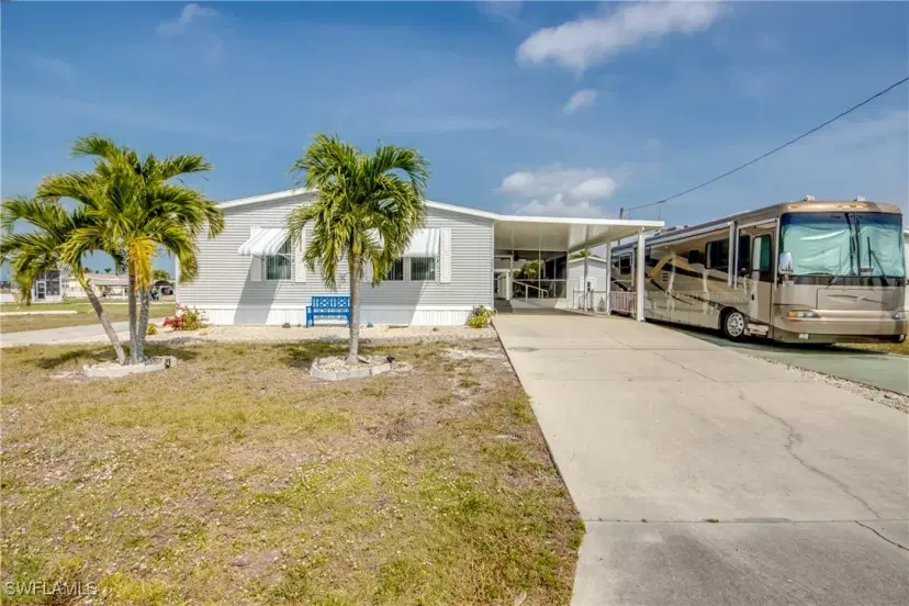 Picture of 4918 Sandpiper Dr, St. James City FL 33956