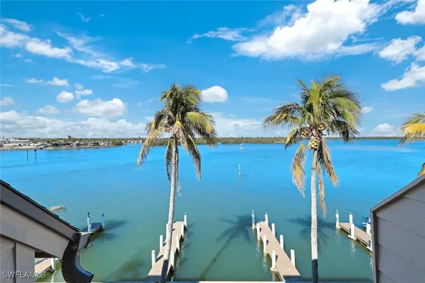 Picture of 894 Buttonwood Dr 215, Fort Myers Beach FL 33931