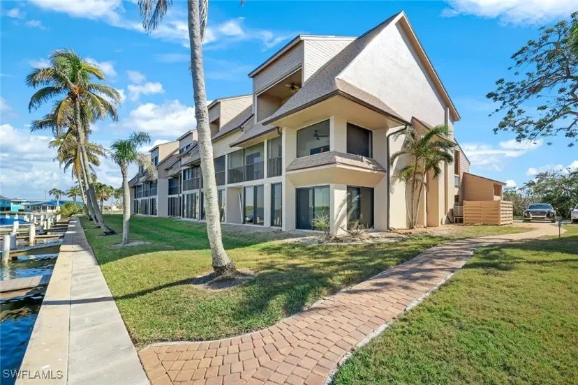 Picture of 894 Buttonwood Dr 215, Fort Myers Beach FL 33931