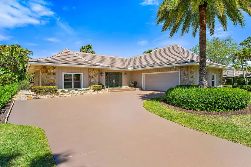 Picture of 1 Banchory Court, Palm Beach Gardens FL 33418