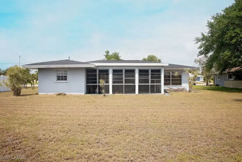 Picture of 4237 Country Club Blvd, Cape Coral FL 33904