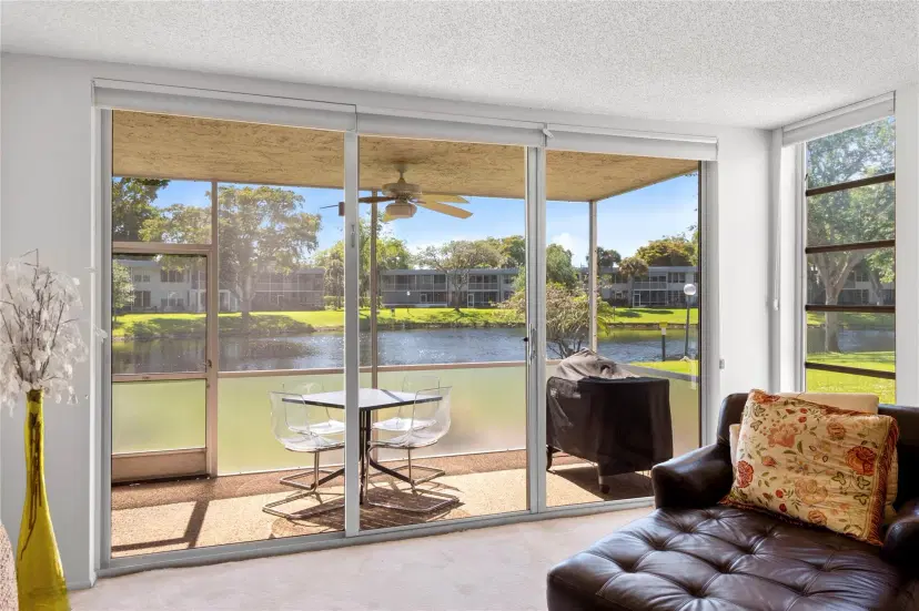 Picture of 4240 Oaks Ter 105, Pompano Beach FL 33069
