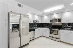 Picture of 4240 Oaks Ter 105, Pompano Beach, FL 33069