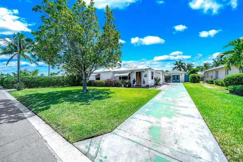 Picture of 348 Alhambra Pl, West Palm Beach FL 33405