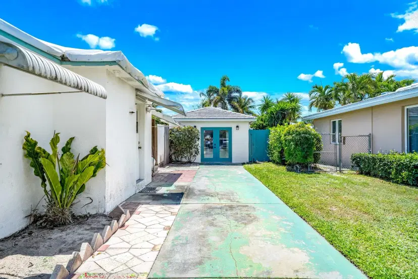 Picture of 348 Alhambra Pl, West Palm Beach FL 33405