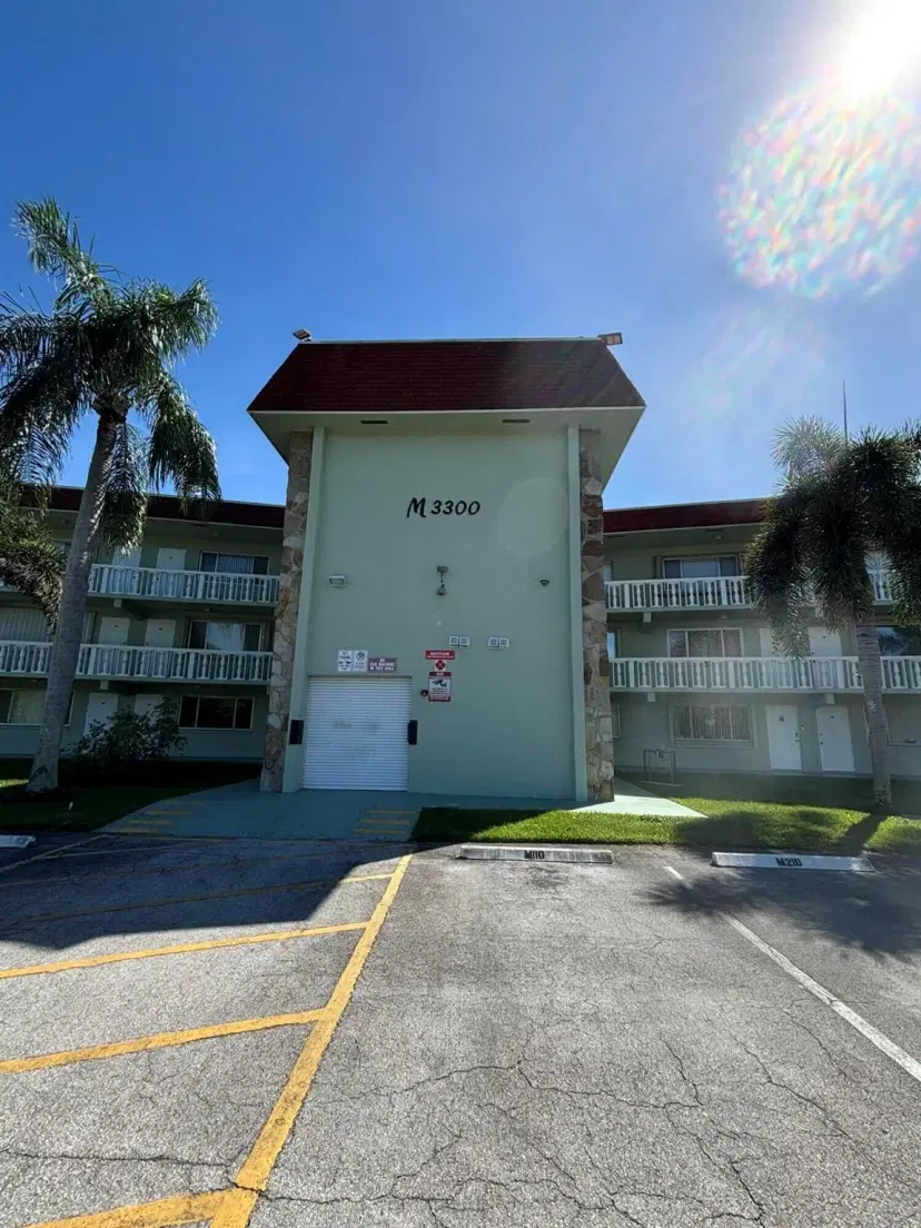 Picture of 3300 Springdale Boulevard 117, Palm Springs FL 33461