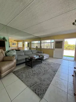Picture of 3300 Springdale Boulevard 117, Palm Springs, FL 33461