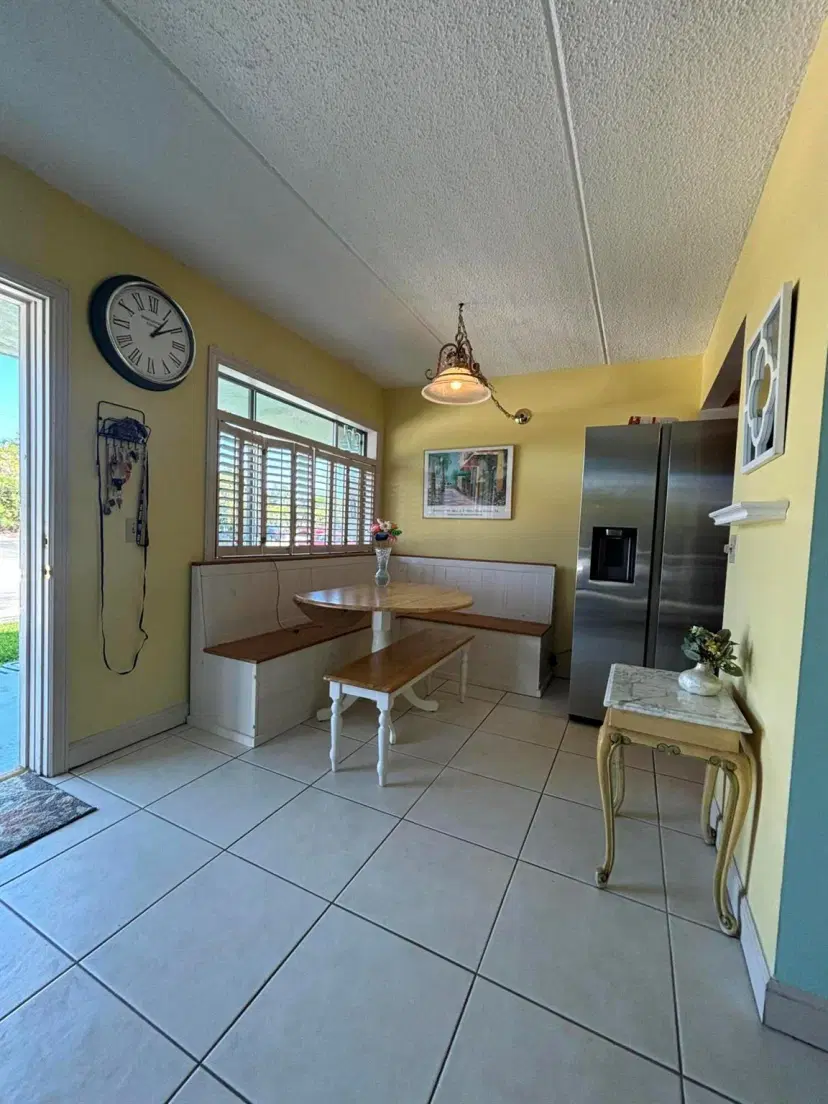 Picture of 3300 Springdale Boulevard 117, Palm Springs FL 33461