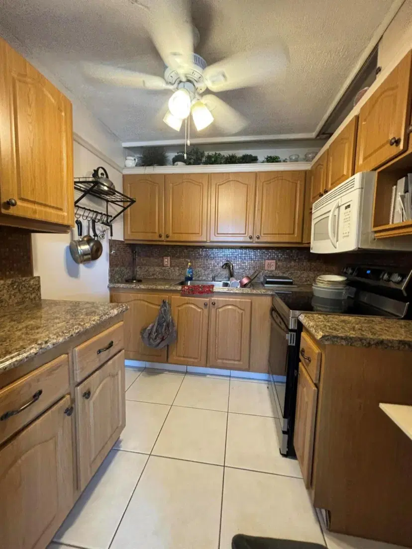 Picture of 3300 Springdale Boulevard 117, Palm Springs FL 33461