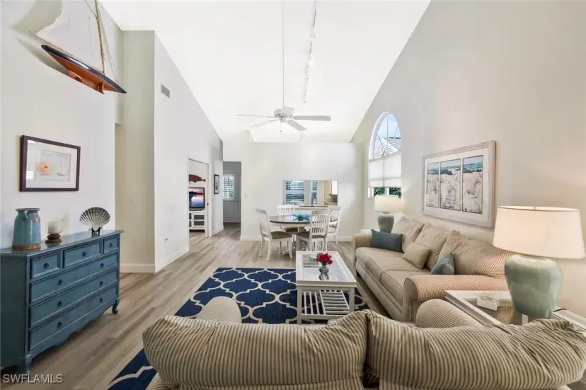 Picture of 15350 Wimborne Ln 2, Naples FL 34110