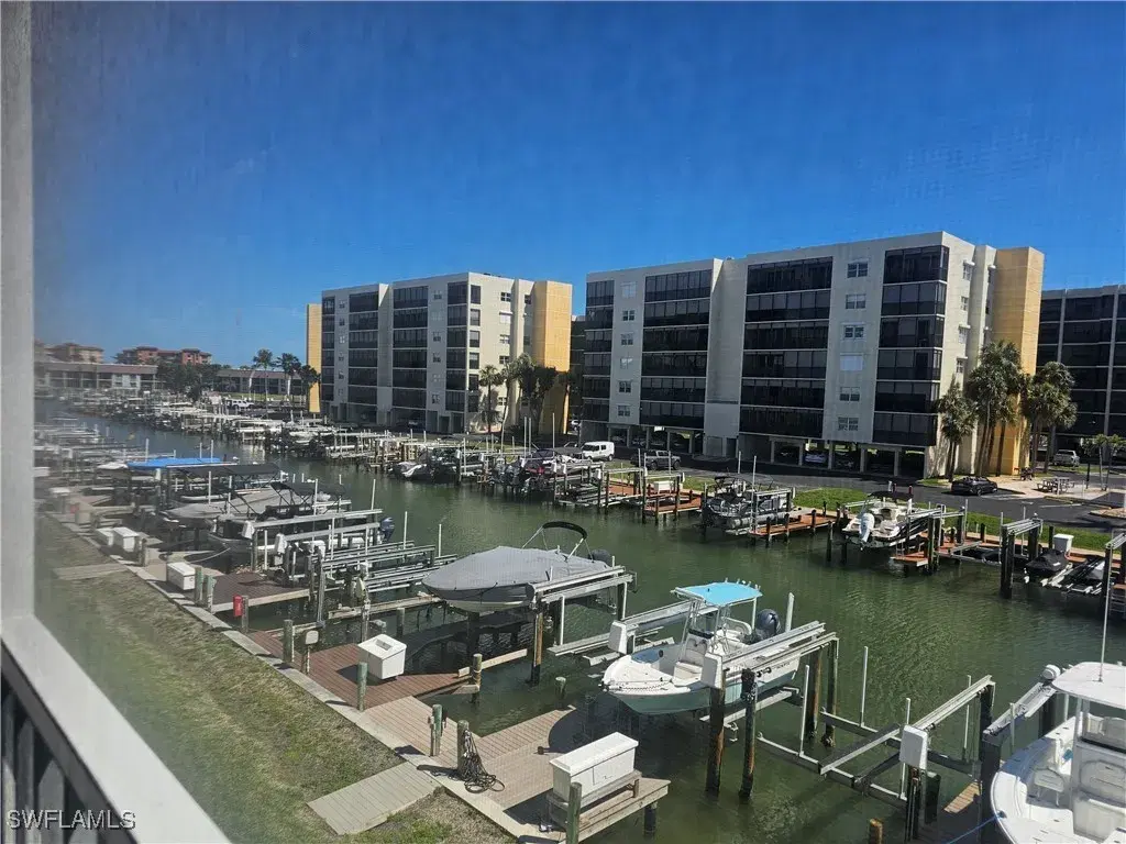 Picture of 4521 Bay Beach Ln 222, Fort Myers Beach, FL 33931