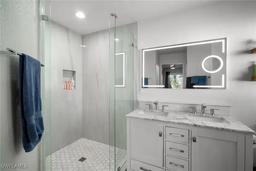 Picture of 23485 Olde Meadowbrook Cir, Estero FL 34134