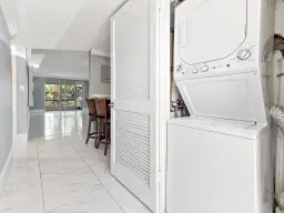 Picture of 371 S Hollybrook Dr 102, Pembroke Pines, FL 33025