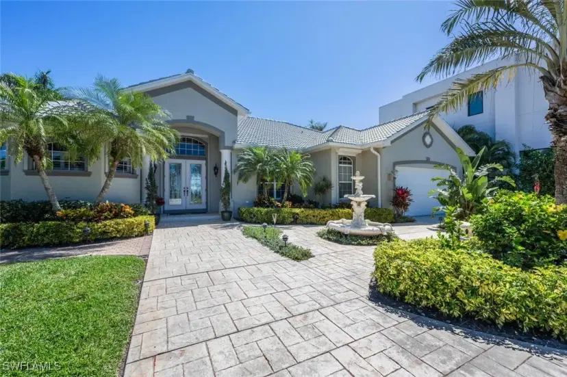 Picture of 5727 Riverside Dr, Cape Coral FL 33904