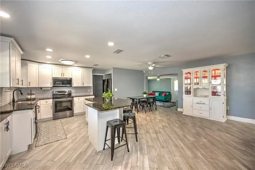 Picture of 4855 Hampton Ct, Fort Myers FL 33907